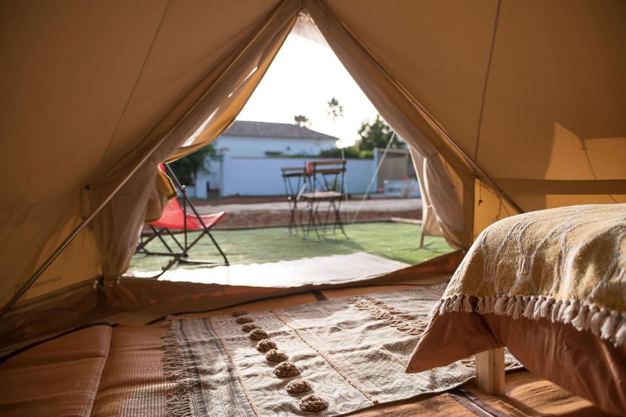 ホテル Glamping La Mimosa Conil コニル・デ・ラ・フロンテラ エクステリア 写真
