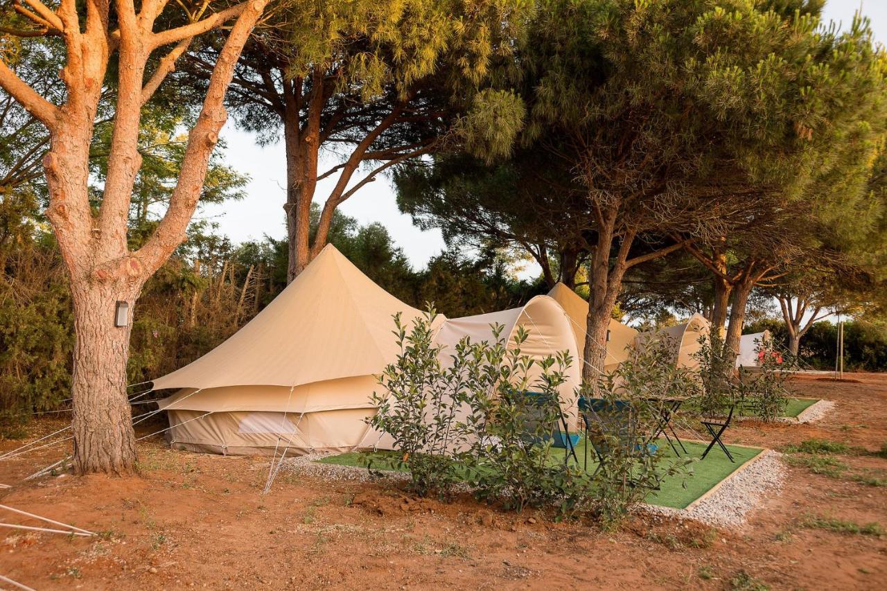 ホテル Glamping La Mimosa Conil コニル・デ・ラ・フロンテラ エクステリア 写真