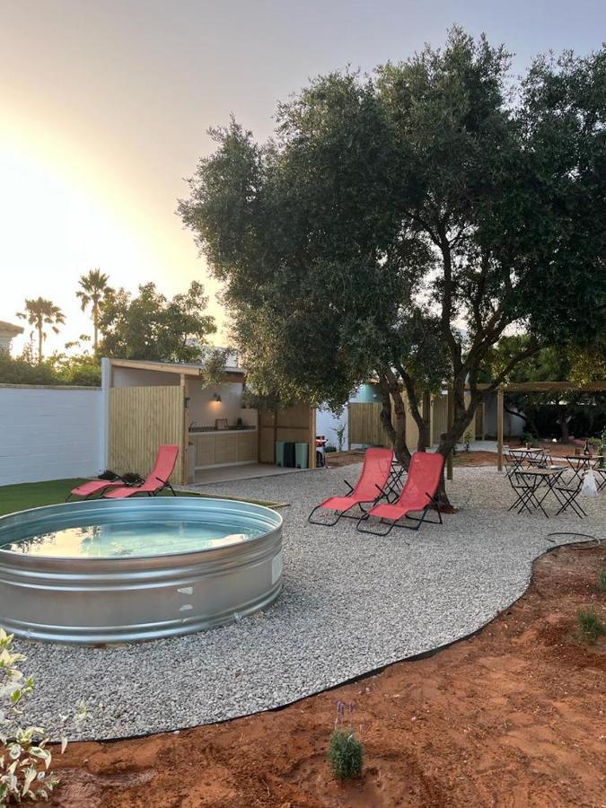 ホテル Glamping La Mimosa Conil コニル・デ・ラ・フロンテラ エクステリア 写真