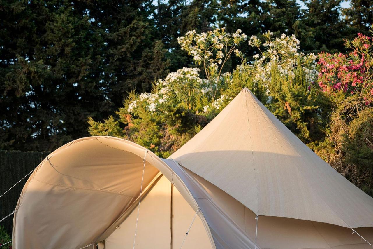 ホテル Glamping La Mimosa Conil コニル・デ・ラ・フロンテラ エクステリア 写真