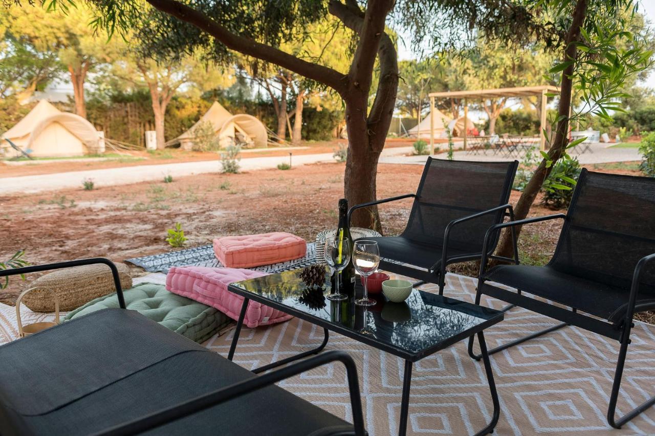 ホテル Glamping La Mimosa Conil コニル・デ・ラ・フロンテラ エクステリア 写真