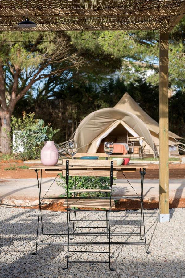 ホテル Glamping La Mimosa Conil コニル・デ・ラ・フロンテラ エクステリア 写真