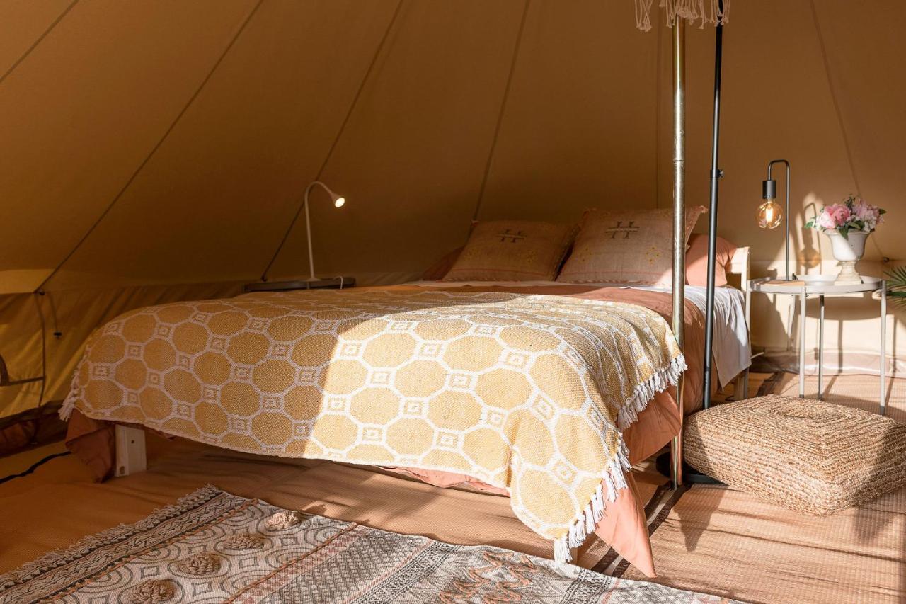 ホテル Glamping La Mimosa Conil コニル・デ・ラ・フロンテラ エクステリア 写真